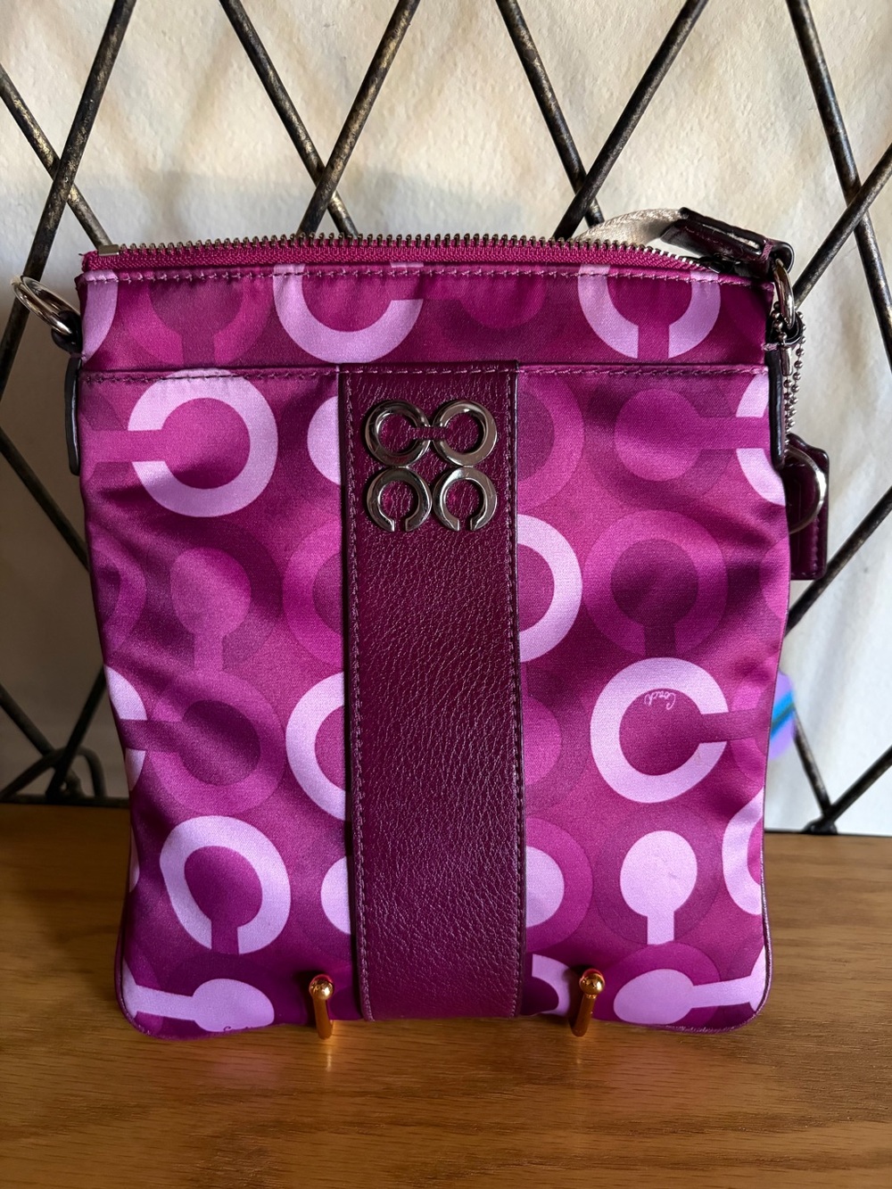 Coach “Julia Op Art Swingpack” EUC